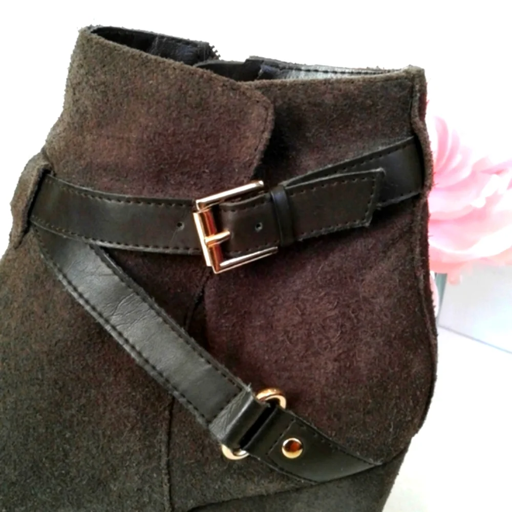 Chocolate brown sude Leather  ankle boots Size 8.5